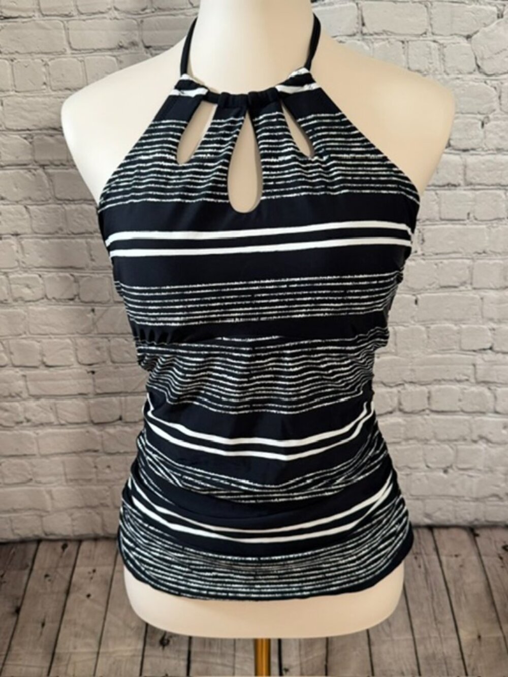Island Waves Black White Striped Halter Keyhole Tankini Top Size 8